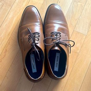 Brand new Steve Madden brown dress/formal shoes.